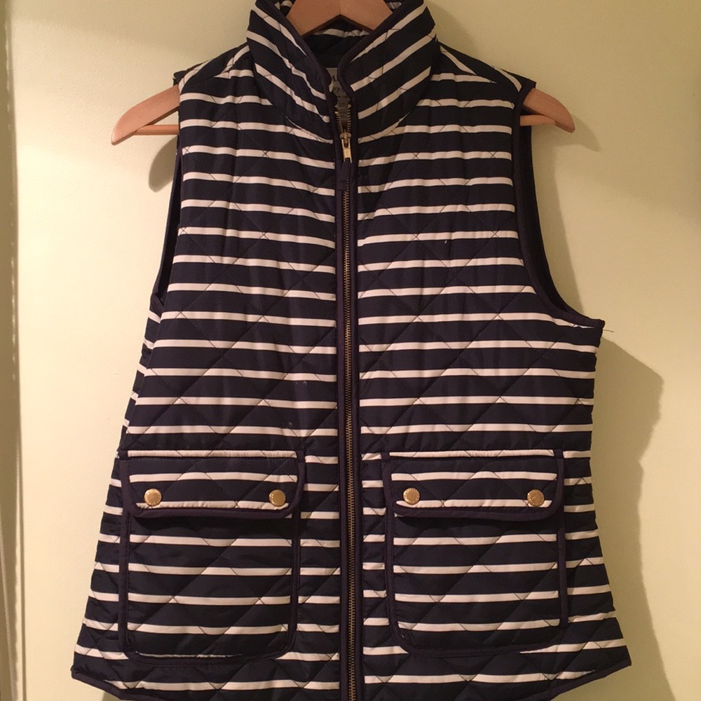 Medium women’s navy/white striped vest